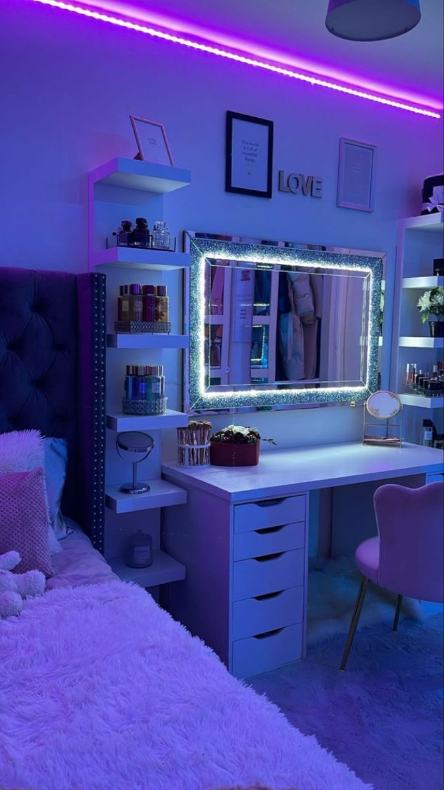 Tocador Referencia TH-19: iluminación violeta de ambiente